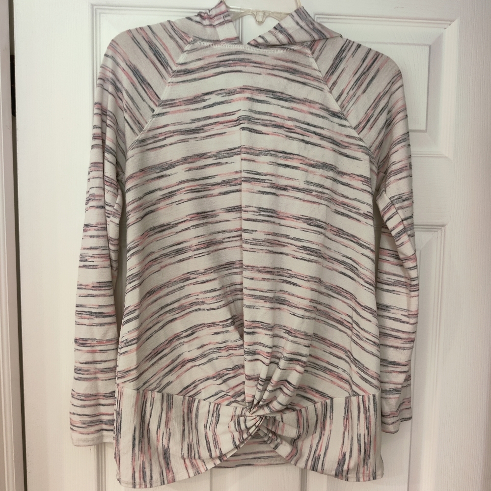Striped stretchy lightweight hoodie underbump knot